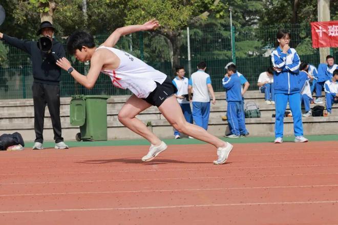 西安太白学校第八届体育节暨第28届田径运动会圆满完美体育体育体育落幕！(图4)